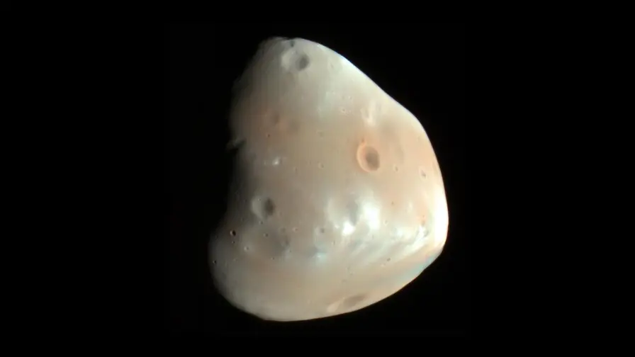 Deimosas: asteroidų smūgio dulkių pluta ir regolitas